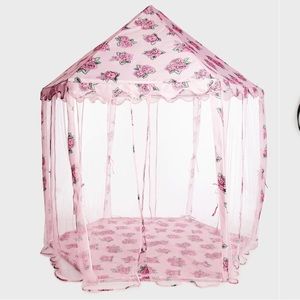 Dollskill tent